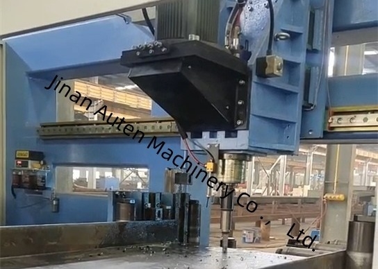 3 Conjuntos de revistas de herramientas 3D CNC H Beam Perforación Tapping y máquina de corte Φ10 Unidad de marcado hidráulico