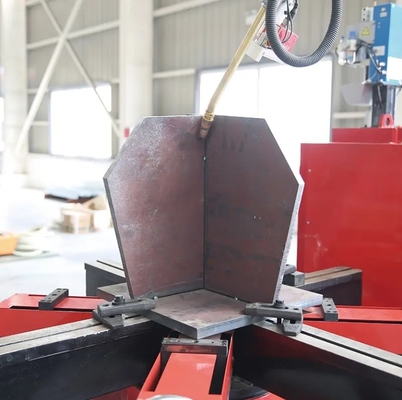 Robot de soldadura de alta precisión para soldadura de pie de torre de estructura de acero