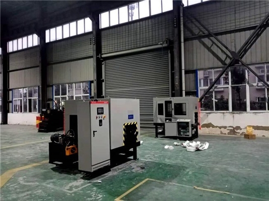 Maquina automática de fresado de raíz de ángulo Auten modelo GQC250-2Q en la industria de las torres de acero