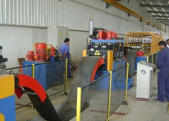 Máquina de formación de rodillos para barandillas y línea de producción de vigilancia protectora de vigilancia de carreteras