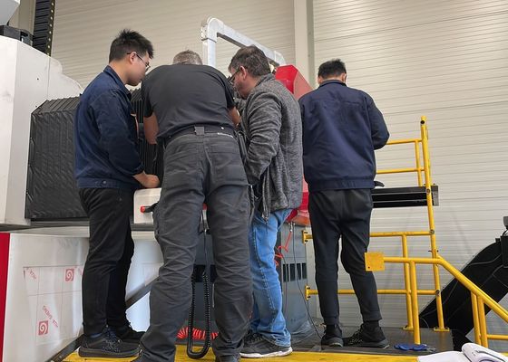 Máquina de taladrado y fresado CNC de alta velocidad para procesamiento de alta eficiencia