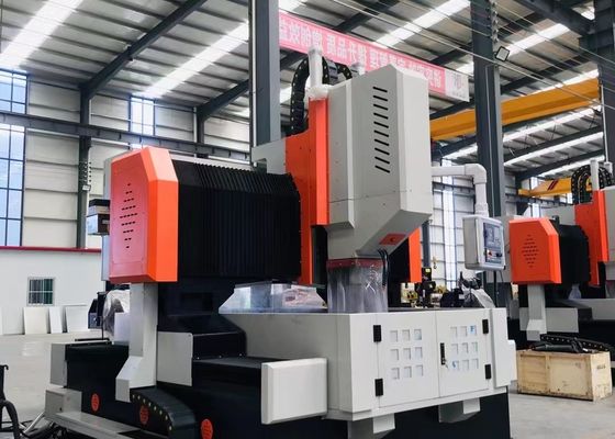 Máquina fresadora CNC con motor de husillo servo dedicado, junta rotativa de alta velocidad y salida central de taladro para mecanizado de precisión