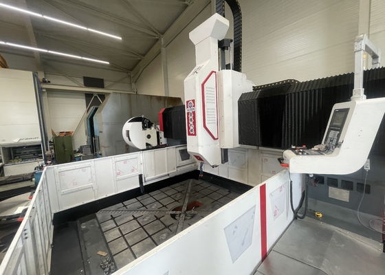 Altura del pórtico 800 mm Máquina de perforación de placa de brida de mecanizado de pórtico CNC Cono del husillo BT50