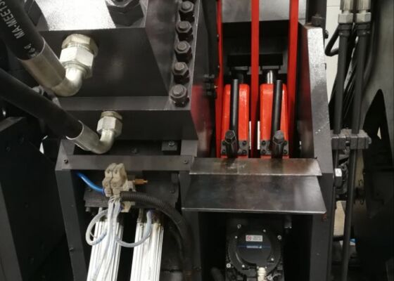 Linea de punción de ángulo CNC totalmente automática para la marcación y corte de cortes para fabricación