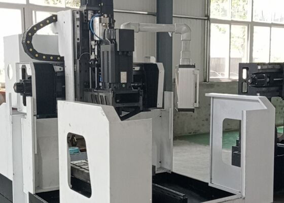 Uso industrial Máquina de perforación y fresado de placas CNC con transportador de chips