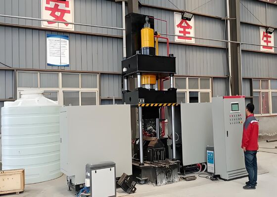 La industria de la torre utilizó la máquina de flexión y calefacción de acero de ángulo CNC para placa de acero plana