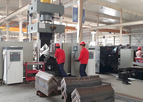 Dobladora de calefacción CNC de 3 ejes para placa de ángulo con control hidráulico