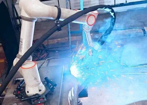 Robots de soldadura colaborativos de interacción inteligente para colaboración humano-robot