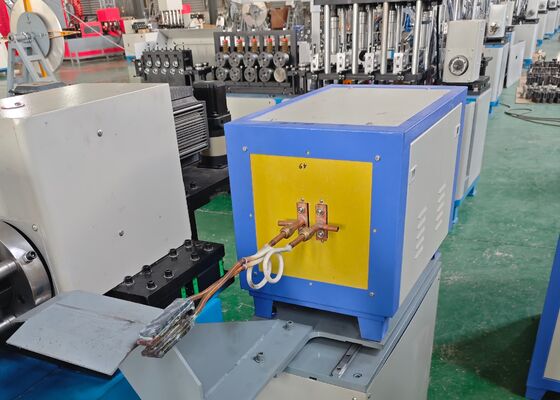 Máquina de sujeción de hierro plano de CNC modelo FF60 para la industria del transporte Fabricación de pinzas