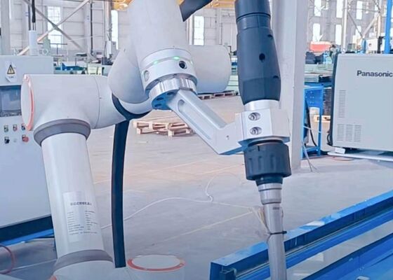 Robots de soldadura colaborativa de interacción inteligente diseñados para la colaboración hombre-robot
