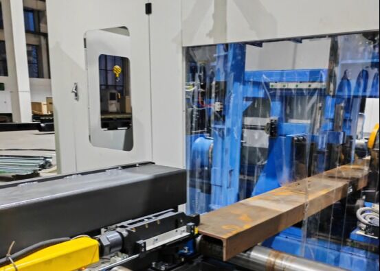 Máquina de perforación de vigas CNC de trabajo pesado adecuada para perforar acero de sección H en la construcción de puentes